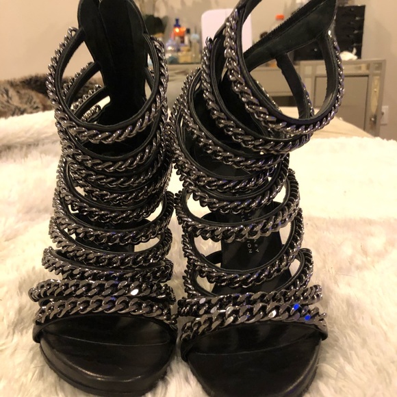 Giuseppe Zanotti chain front heel - Picture 1 of 4